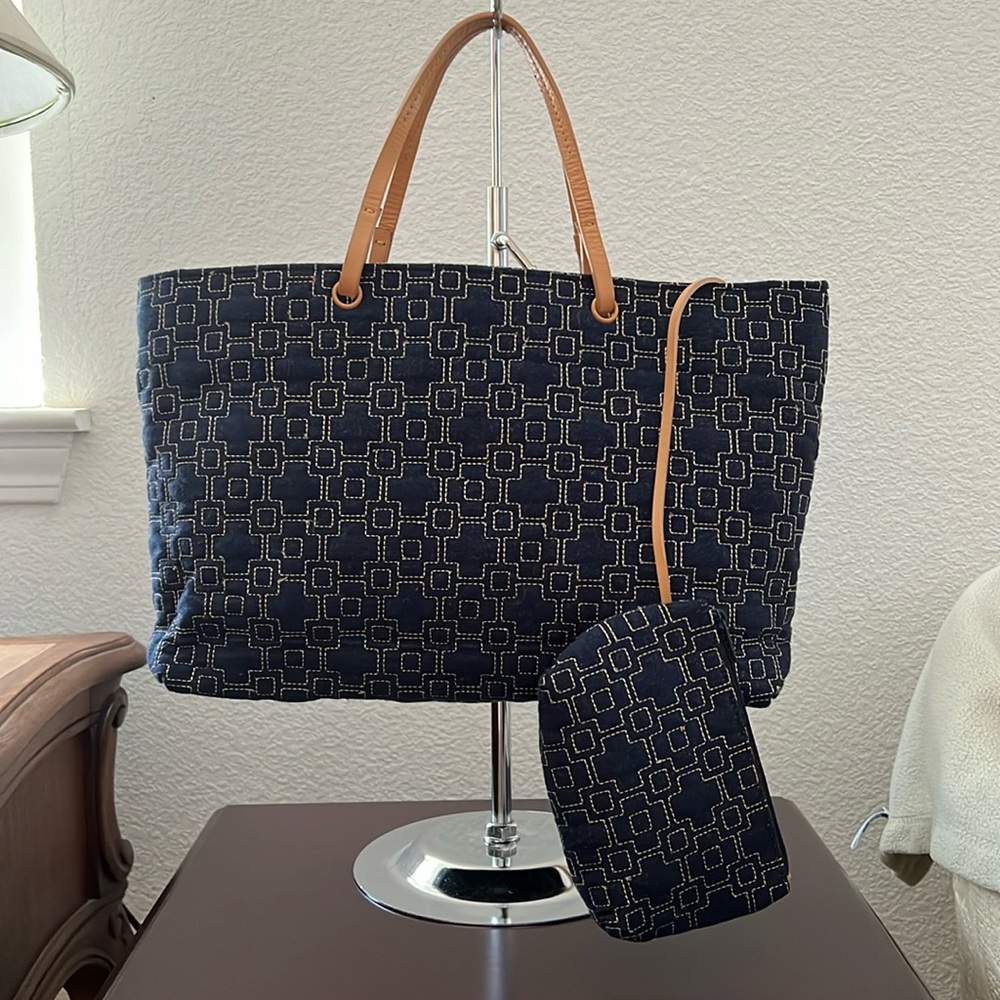 Lord and Taylor denim tote with attached pouch EUC